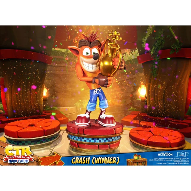 First4Figures Crash Team Racing Nitro-Fueled (Crash Winner) Harzfigur 120 cm